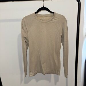 Figs Women’s Latte Salta Seamless Long sleeve Underscrub